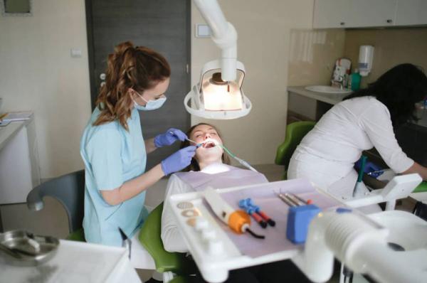 پیش از انتخاب مرکز دندانپزشکی به چه نکاتی باید توجه کرد؟